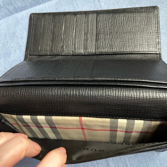 Burberry Black Long Wallet - Picture 8 of 10